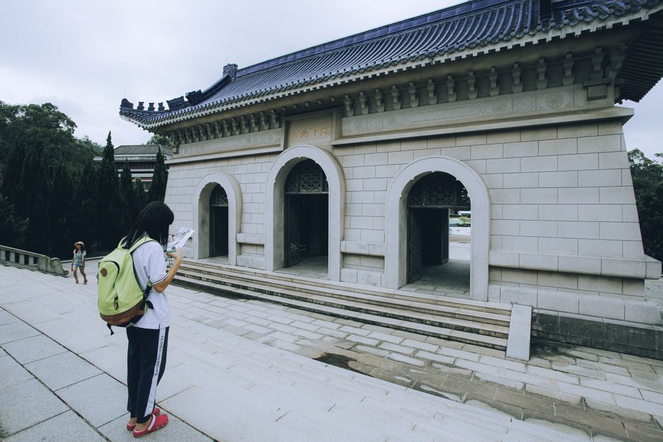 去万寿园公墓看墓地，这些细节别等签完再后悔